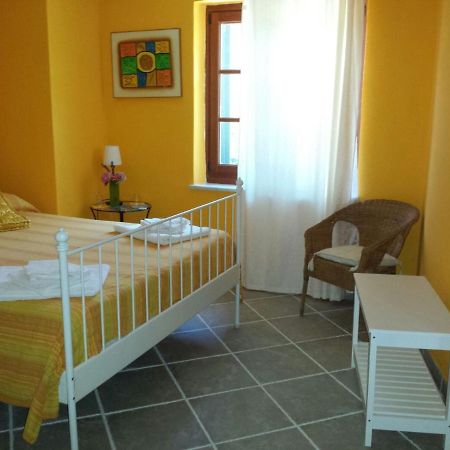B&B Pietre Antiche Vezzi Portio Exterior photo